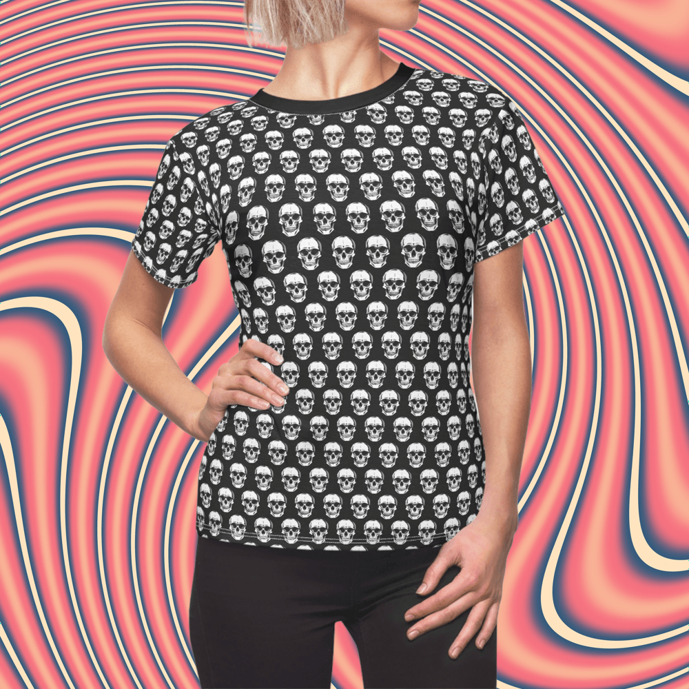 Black Skulls All Over - Womens Retro Shirt